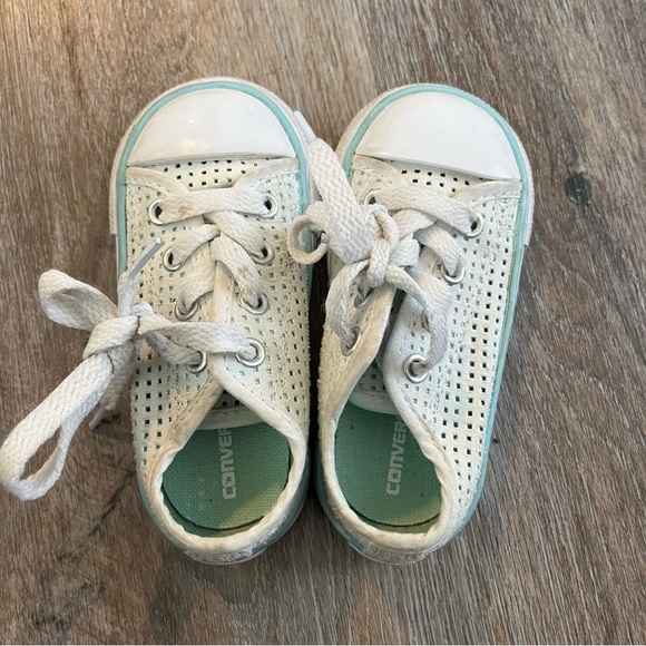 Converse shoes - Picture 5 of 6